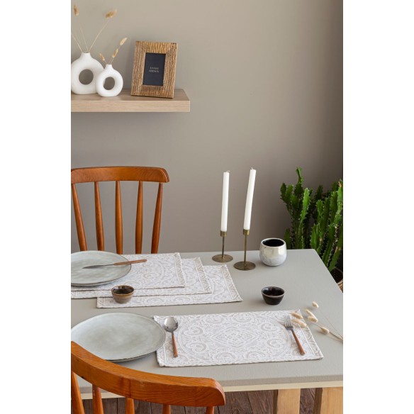 Jacquard placemat set with geometric motifs beige 30x45. MYKONOS C.4