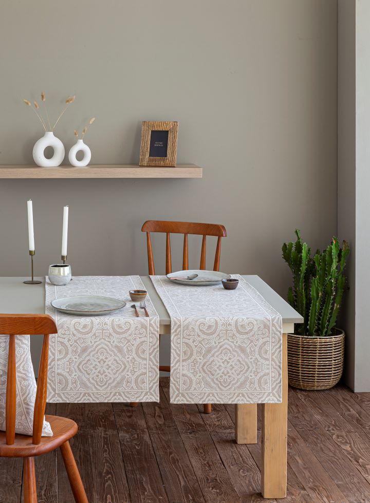 Camino de mesa de tejido Jacquard con motivos geométricos beig. 40x135 MYKONOS C4