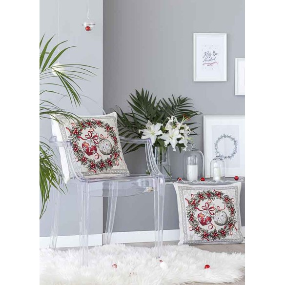 Jacquard cushion with Christmas wreath. 45x45 KRIS