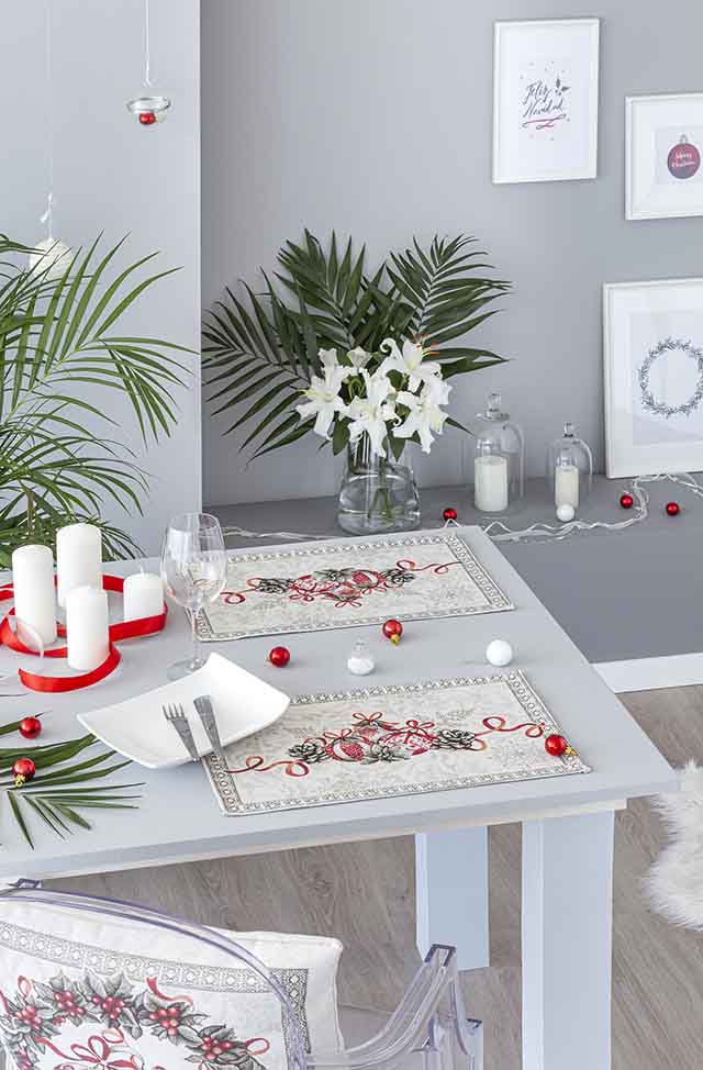 Set individual de mesa de tejido jacquard con bolas de Navidad. 30x45 KRIS