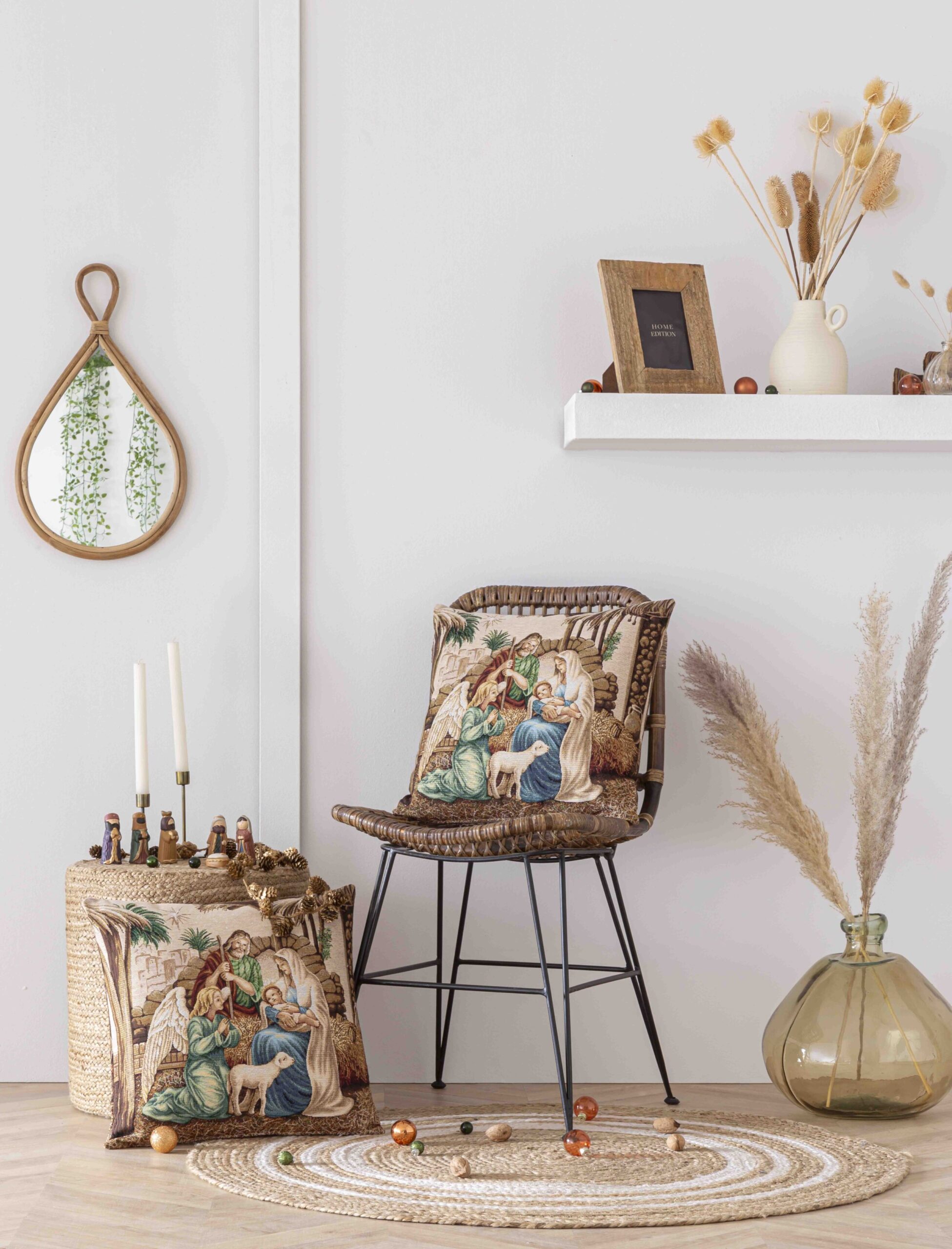 Cojin Jacquard con Adoracion. 45x45 SAGRADA FAMILIA