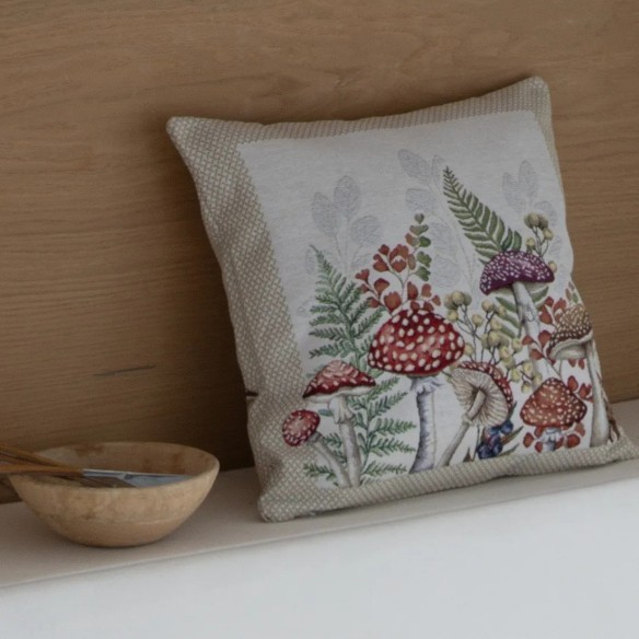 Funda de cojín Jacquard 45*45 cm en fondo beige con diseño botánico con flores y setas - BAGA