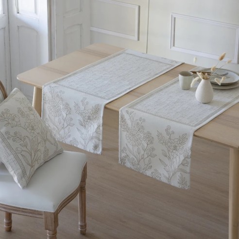 Camino de mesa de 40x135 cm , con diseño floral en tono beige sobre fondo blanco roto-URSULA